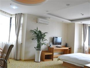 Super 8 Hotel Qingdao Railway Station Gui Zhou Road Zewnętrze zdjęcie