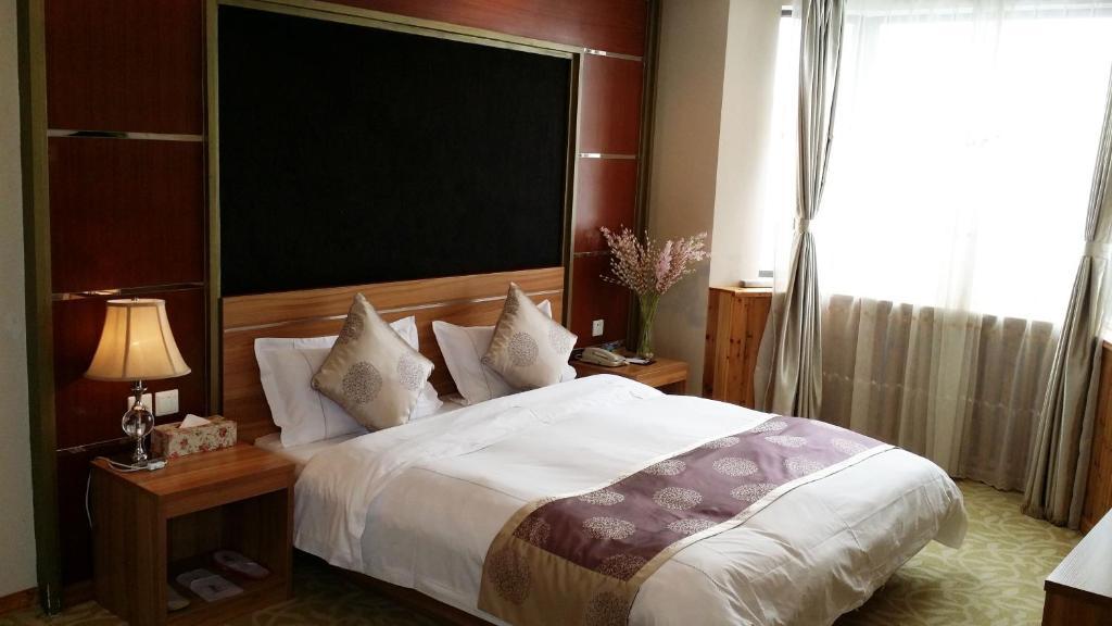 Super 8 Hotel Qingdao Railway Station Gui Zhou Road Zewnętrze zdjęcie